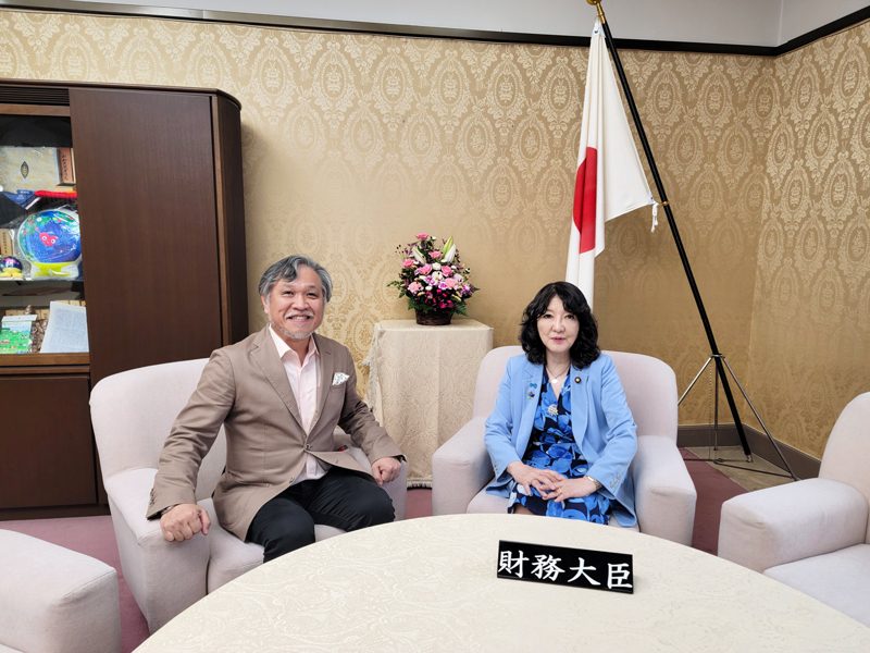 片山さつき財務大臣へ「民間シェルター整備における現場実態と課題」に関する意見交換および要請を行いました